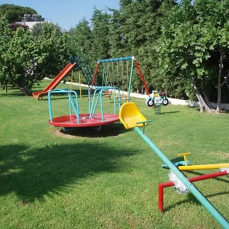 מלון Stavros Melathron 4*