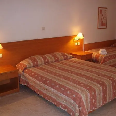 מלון Stavros Melathron 4*